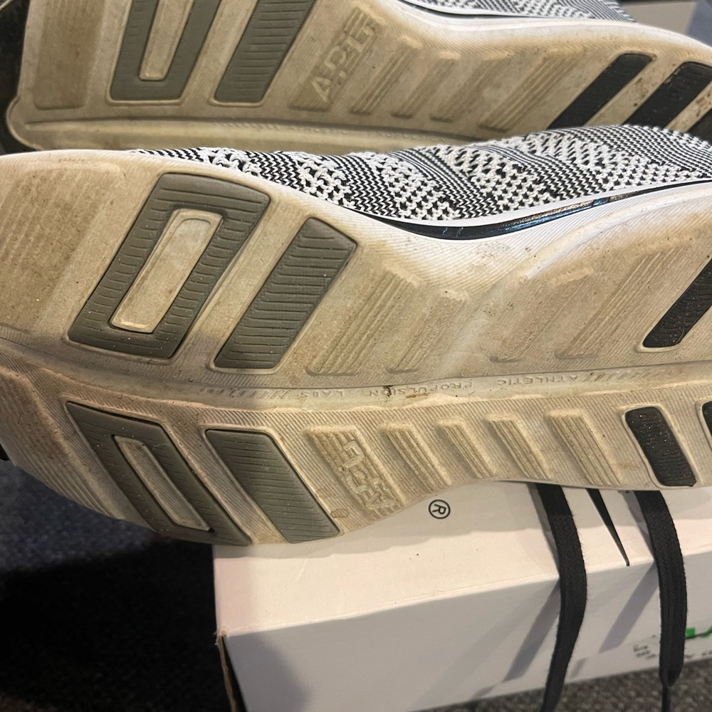 Black and white women’s APL sneakers - Picture 5 of 6